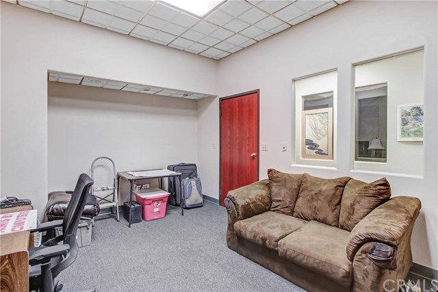 1175 Center St, Riverside, CA 92507